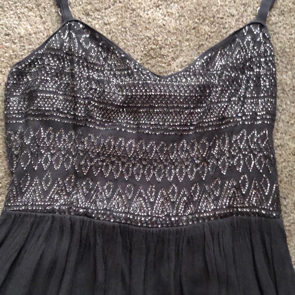 Dress - Picture 2 of 4